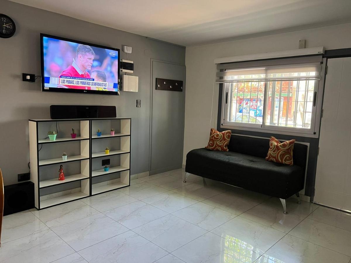Casa Amplia Zona Semicentrica Con Cochera Сasa de vacaciones Mendoza