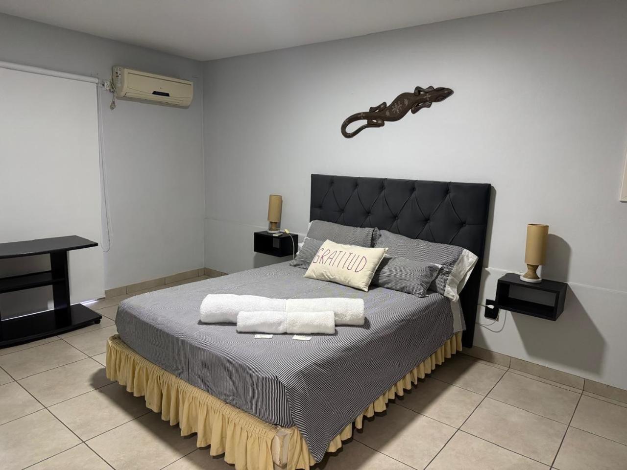 Casa Amplia Zona Semicentrica Con Cochera Holiday home *